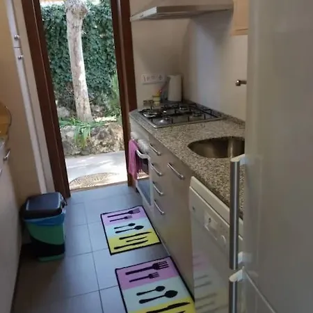 Apartment Rez-de-jardin 3 A S'agaro Dans Maison Individuelle Bufaganas