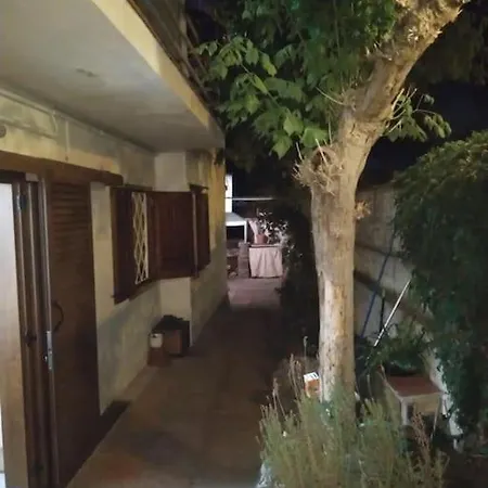 Rez-de-jardin 3 A S'agaro Dans Maison Individuelle * Bufaganas