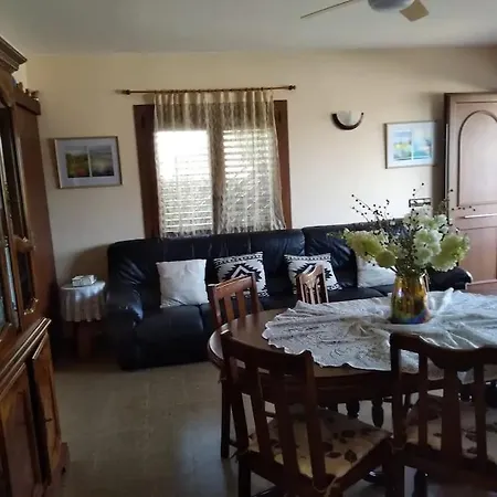 Rez-de-jardin 3 A S'agaro Dans Maison Individuelle