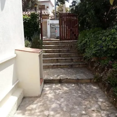 Rez-de-jardin 3 A S'agaro Dans Maison Individuelle Bufaganas