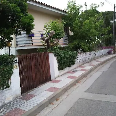 Rez-de-jardin 3 A S'agaro Dans Maison Individuelle * Bufaganas